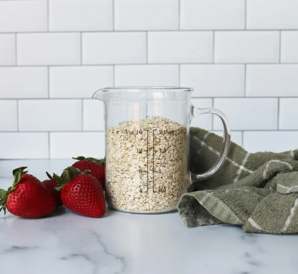 Image2 11Zon 23 A Measuring Cup With Oats And Strawberries