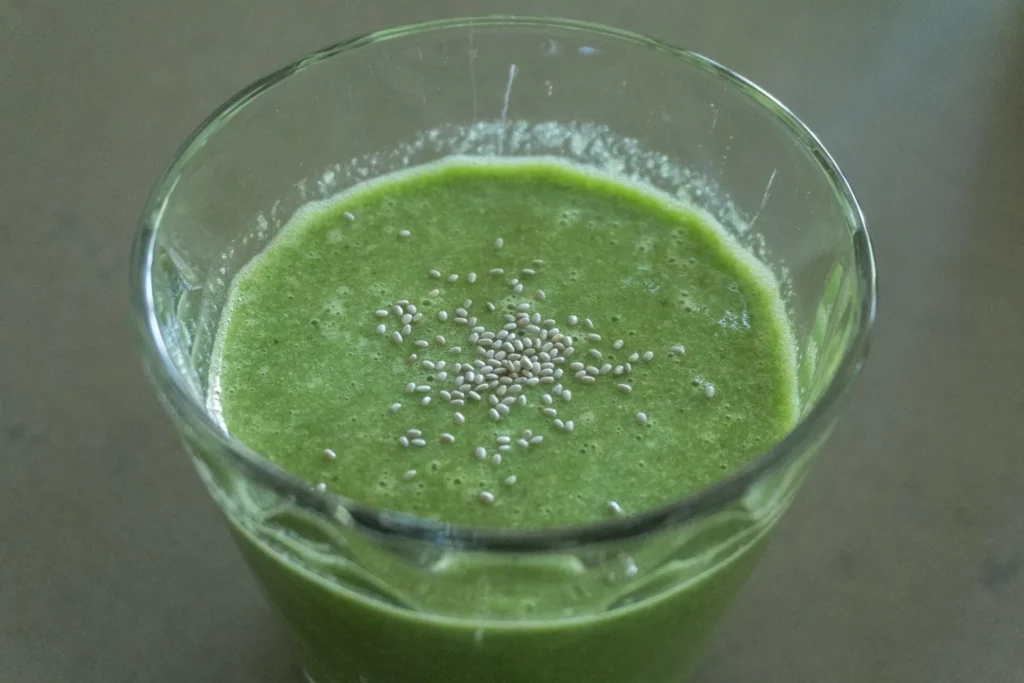 Image2 11Zon 39 A Glass Of Green Smoothie With Seeds
