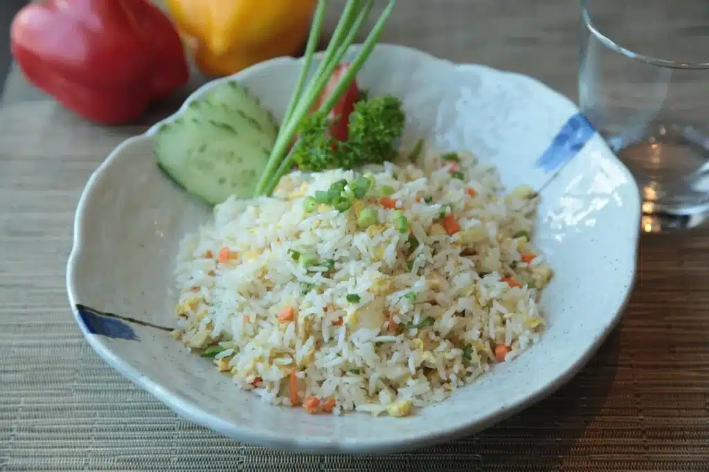 Image7 11Zon A Bowl Of Fried Rice And Vegetables